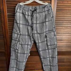 Black and White Plaid Trousers with Elastic Waistband